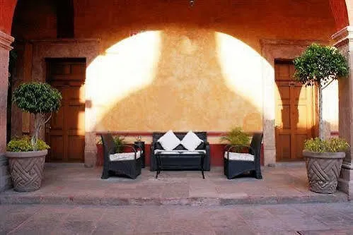 Hotel Quinta Santiago Queretaro 3*,